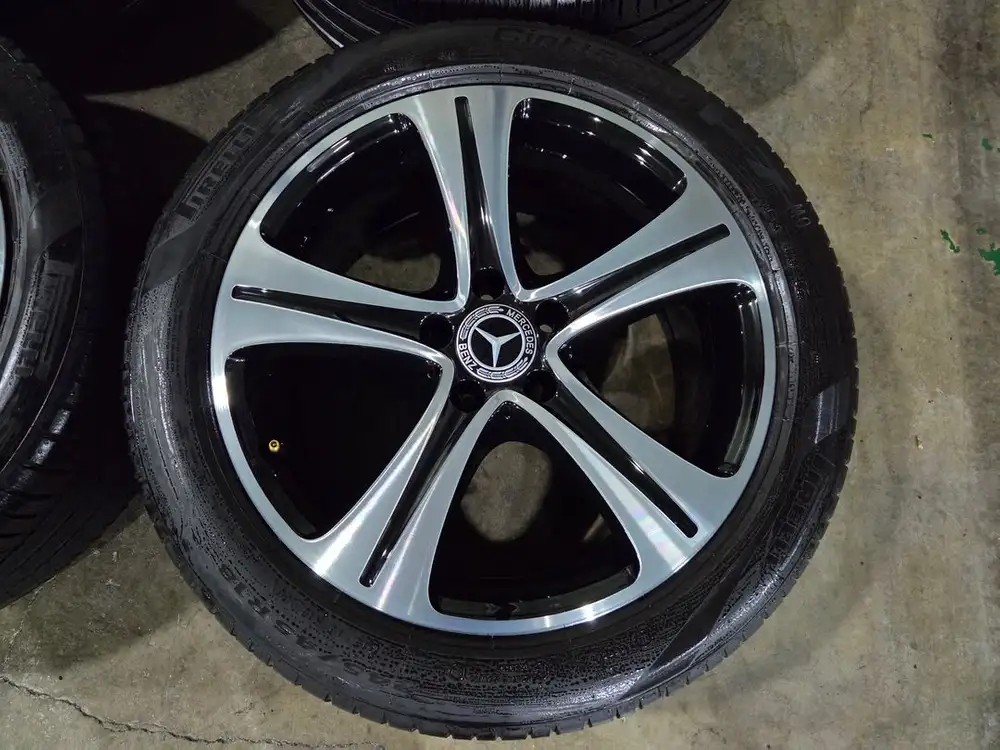 벤츠 W213 E300 18인치 정품 휠타이어 이미지