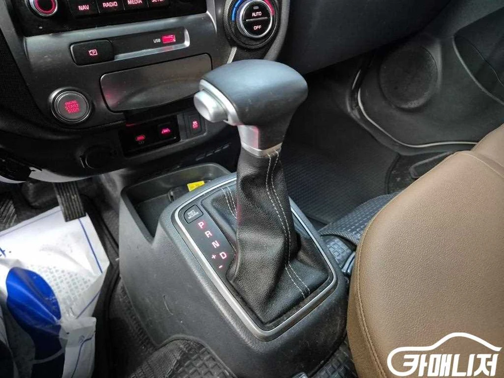 [소형화물][카고]봉고3 (LPG2.5터보) 더블캡/초장축/2WD GLS (6인승 /1톤) 6월초특가 이미지