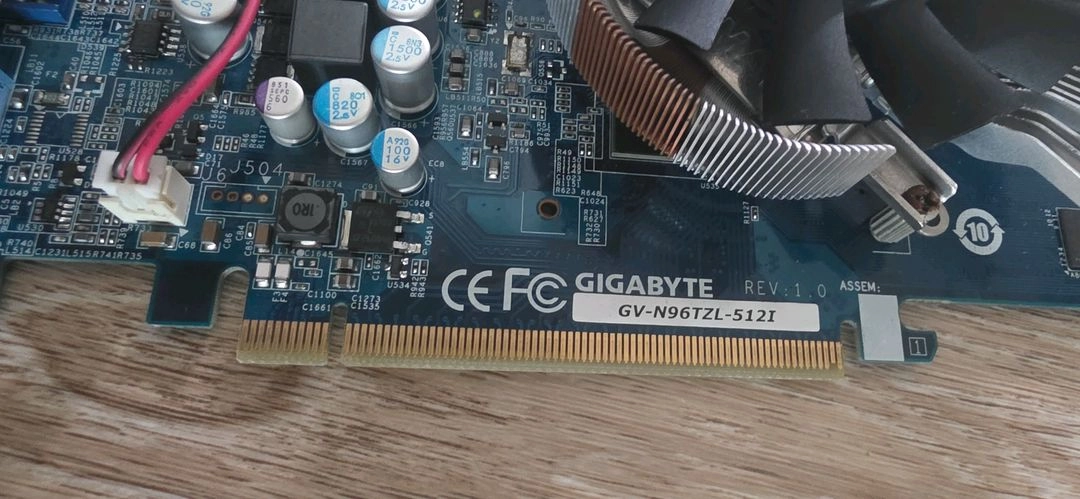 지포스9600그래픽카드 이미지