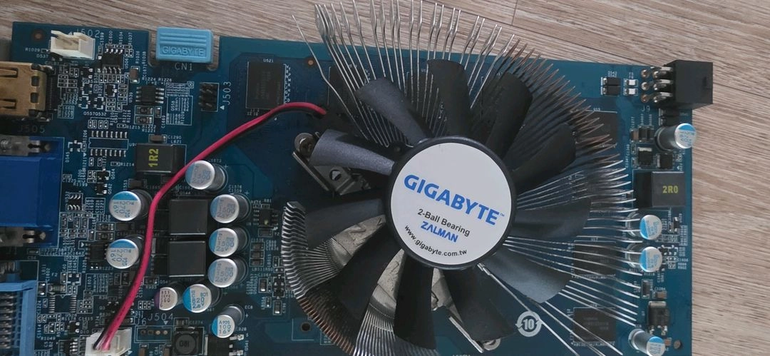 지포스9600그래픽카드 이미지