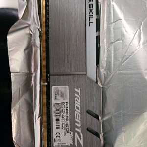 DDR4 8GB 메모리 2개 이미지