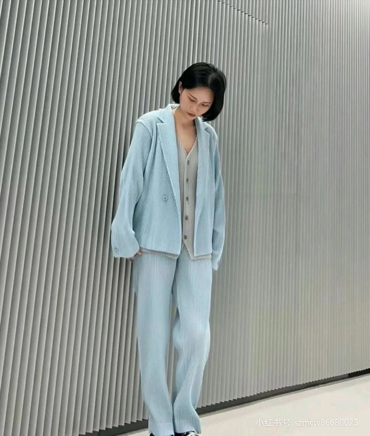 이세이미야케 옴므플리세 크롭자켓 이미지