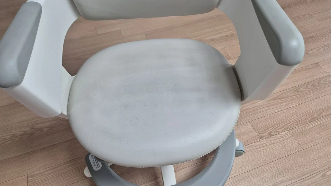 일룸 링고 의자 그레이 이미지