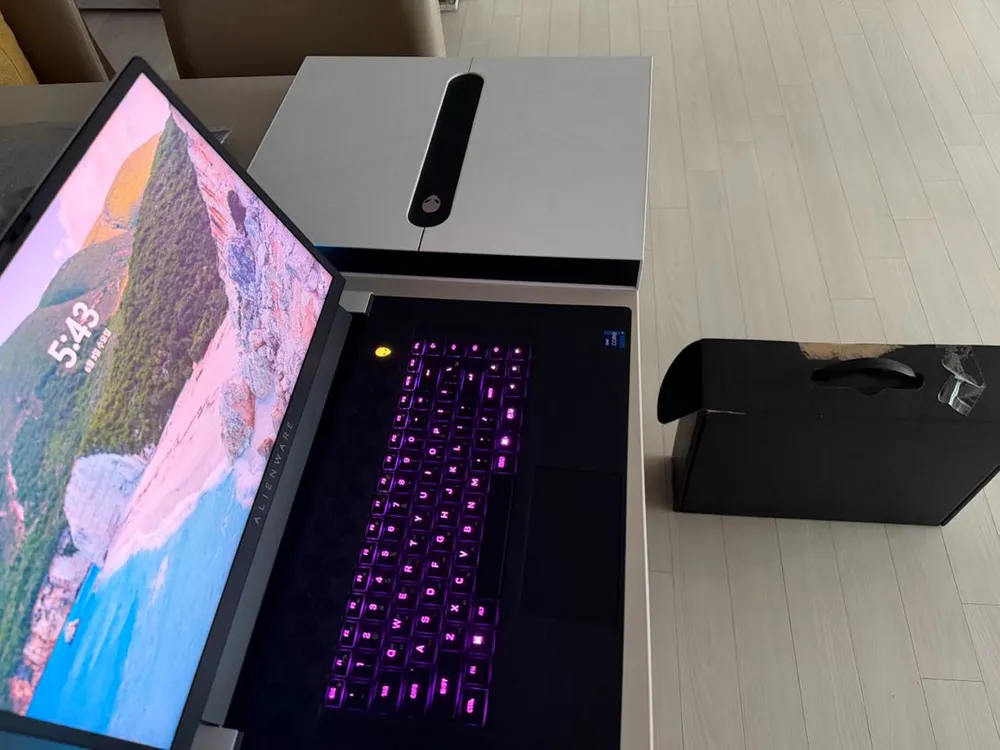 DELL델 에이리언웨어 X17 R2 RTX3080 SSD 1TB RAM 32GB 게이밍 노트북 풀박스 이미지