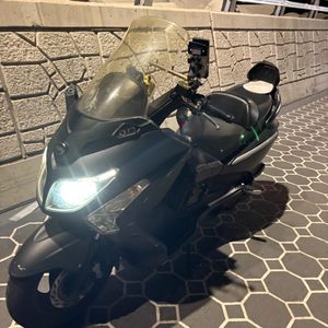 SYM 보이져 125 EVO 블랙 스쿠터 이미지