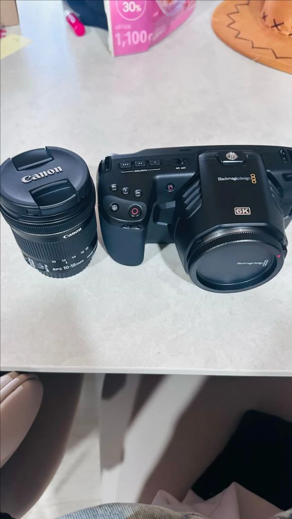 블랙매직 Blackmagic Pocket Cinema Camera 6K + 14-5.6mm 렌즈 세트 이미지