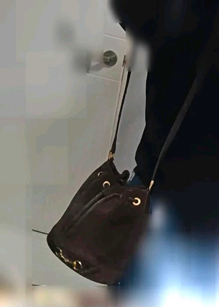 한정판) 구찌 스웨이드 홀스빗 버킷백 판메합니다 (고이비토 보증서) 이미지