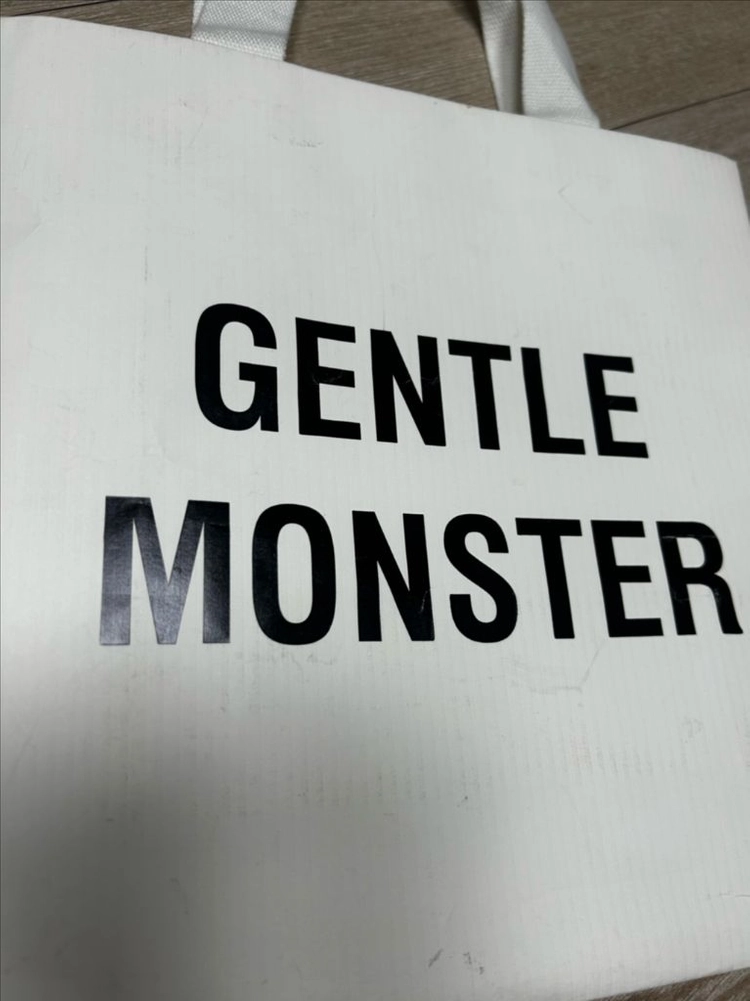 젠틀몬스터 Gentle Monster 쇼핑백 판매 이미지