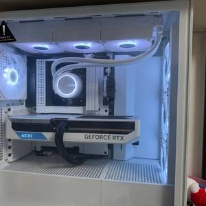 7800X3D 4070TI 32GB 1TB 1000W 화이트 완본체팝니다. 반본체도 가능. 이미지