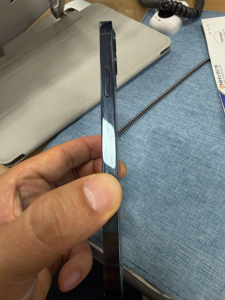 스마트폰 256GB + 케이스 이미지