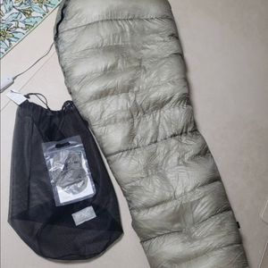 꼴로르 에어라이트 720 침낭 팝니다 이미지