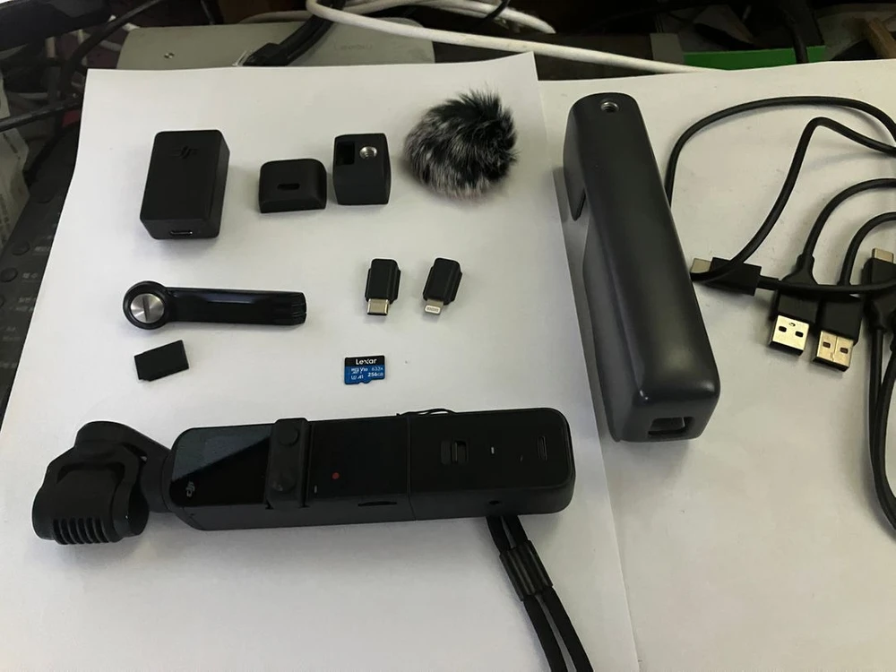 DJI 오즈모 포켓2 크리에이터 콤보 256GB 고성능 메모리 포함. 짐벌카메라 판매합니다. 브이로그 이미지