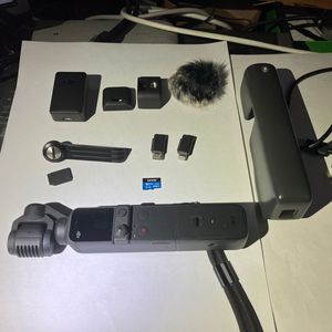 DJI 오즈모 포켓2 크리에이터 콤보 256GB 고성능 메모리 포함. 짐벌카메라 판매합니다. 브이로그 이미지