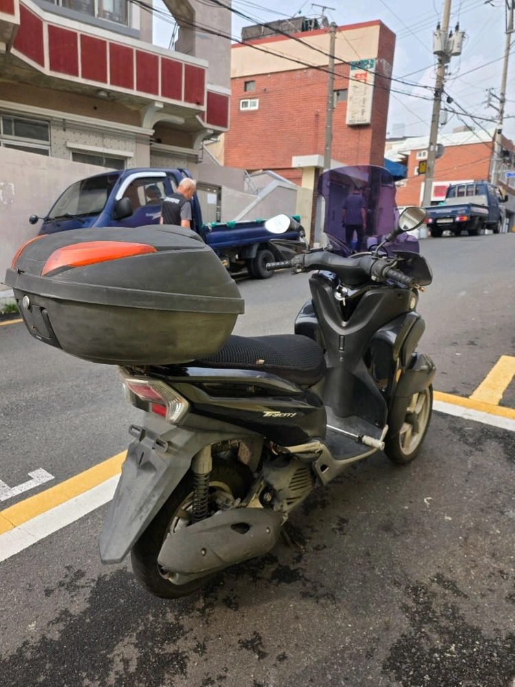 야마하 트리시티 125 이미지