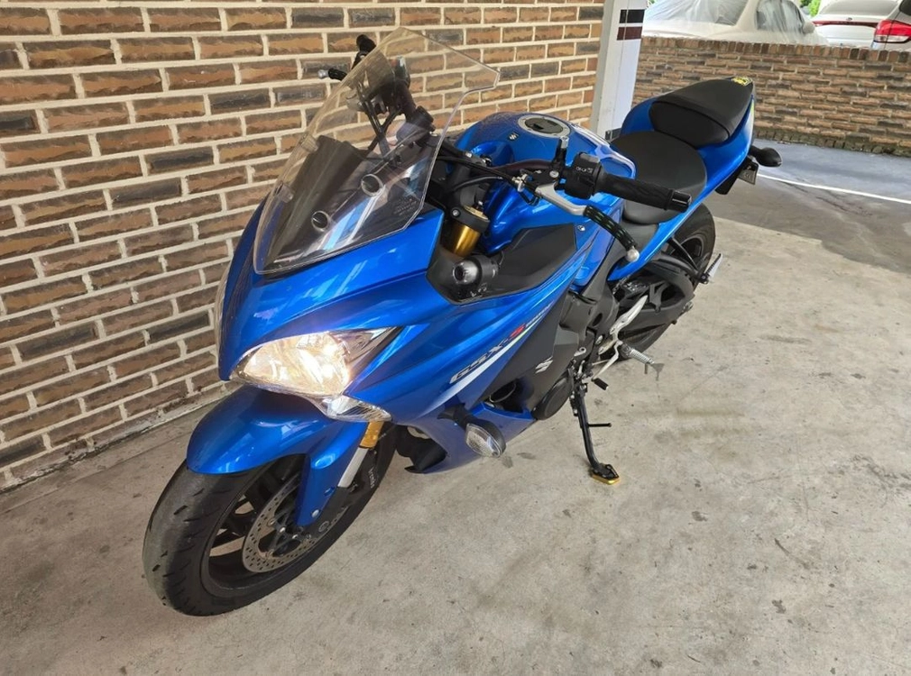 스즈키 gsr-s1000 이미지