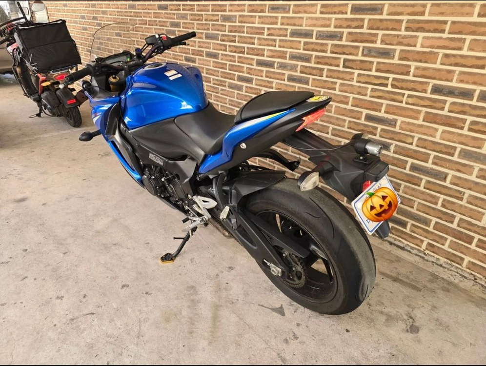 스즈키 gsr-s1000 이미지