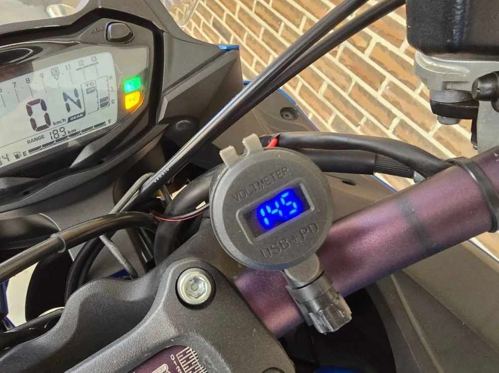 스즈키 gsr-s1000 이미지