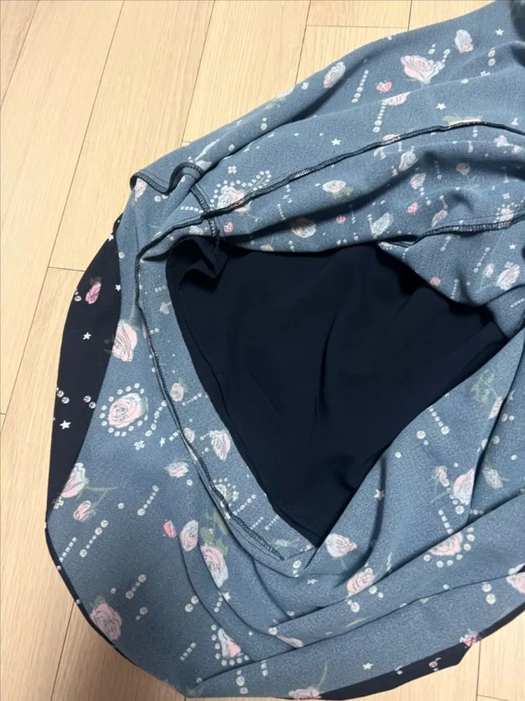 시슬리 SISLEY 캉캉 러플 레이스넥 플라워 패턴 쉬폰 롱원피스 네이비 프릴 장미 이미지