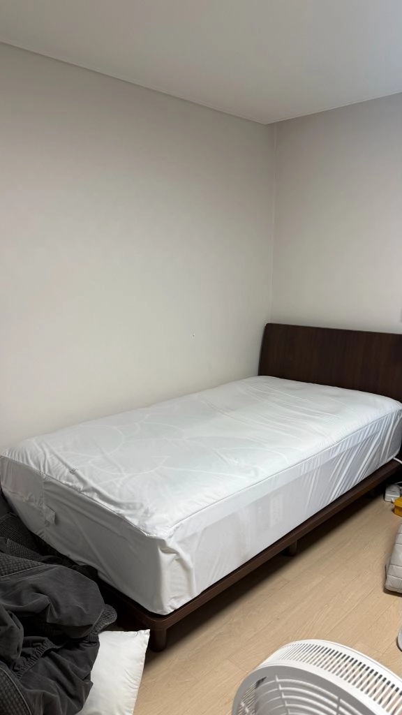 시몬스 뷰티레스트 G윌리엄 SS 침대프레임 + 매트리스 세트 이미지