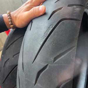 ktm rc390 타이어(150 ㅡ110)17인치 이미지