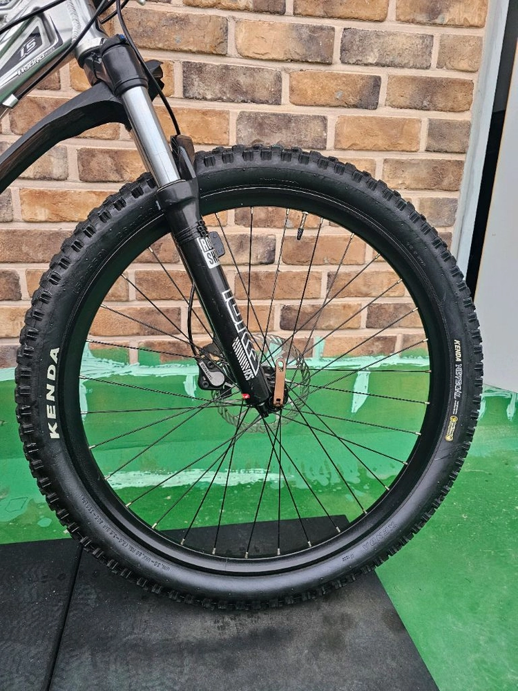 풀서스펜션 MTB 자전거 이미지