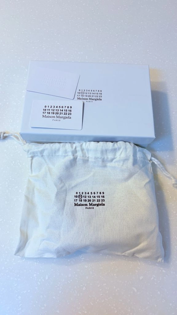 메종마르지엘라 벨트 이미지