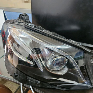 벤츠w213 e300 조수석 중고 헤드라이트 이미지