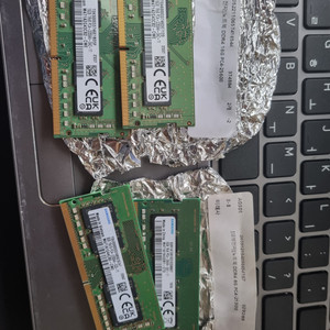 노트북 DDR4 16GB 메모리 2개/DDR4 8GB 메모리 2개 (미사용) 이미지