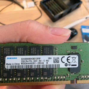 서버용 DDR4 32GB-19200 ECC/REG 2400T 메모리 이미지