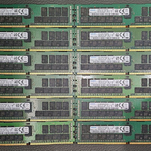 DDR4 서버용 메모리 5개 이미지