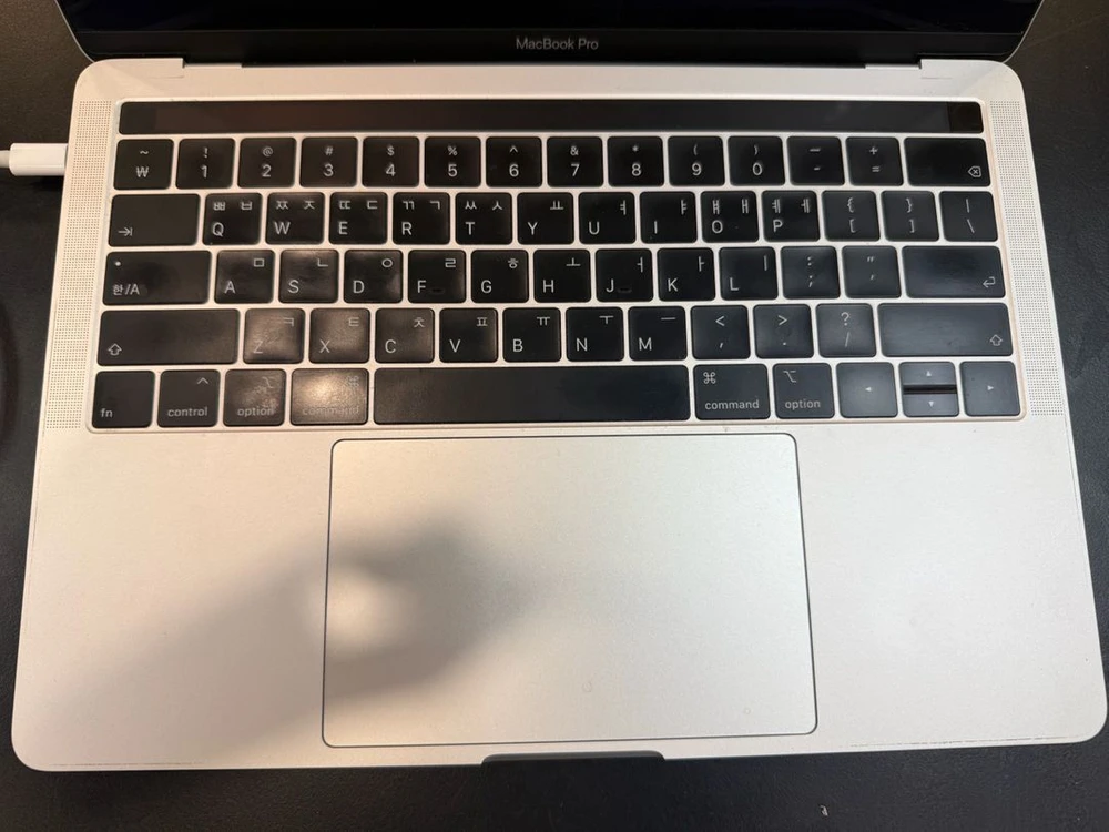 맥북프로 13인치 2018년형 16gb 512gb 이미지