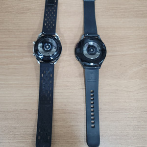 삼성 갤럭시 워치3 41mm GPS 갤럭시 워치4 클래식 46mm LTE 셀룰러 이미지