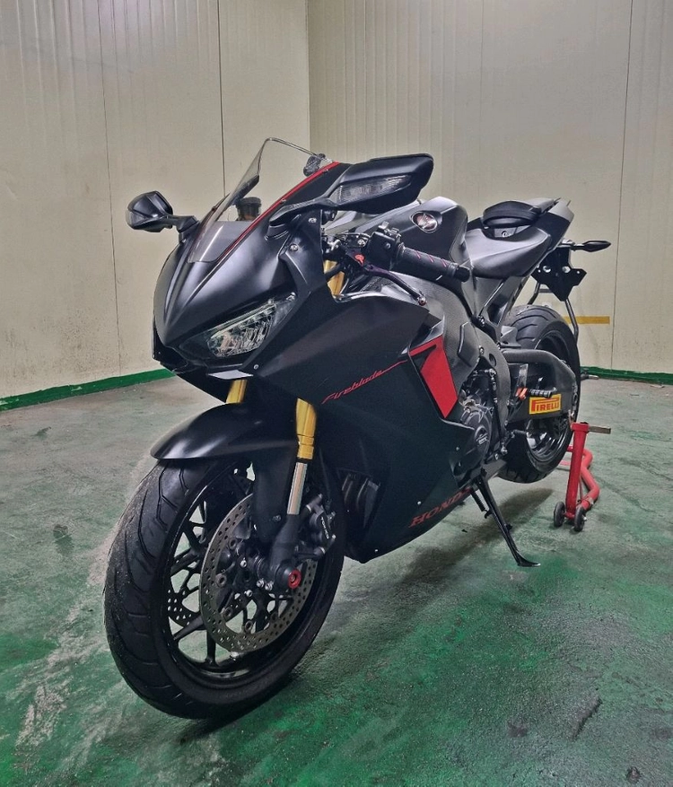 혼다 CBR1000RR/2017년식/3만KM/구변O/검사O/이전가능O 이미지