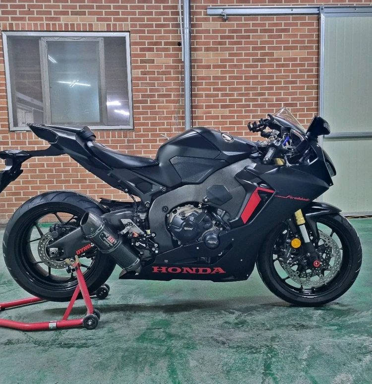 혼다 CBR1000RR/2017년식/3만KM/구변O/검사O/이전가능O 이미지