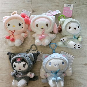 산리오 고양이 후드 인형 키링 일괄 (키티, 마이멜로디, 포차코, 쿠로미, 시나모롤) 이미지