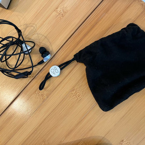 뱅앤올룹슨 Bang & Olufsen 베오플레이 유선 이어폰 등 일괄 이미지