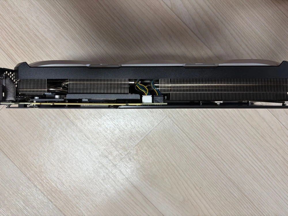 MSI GeForce RTX 4070 Ti VENTUS 3X 12G OC 이미지