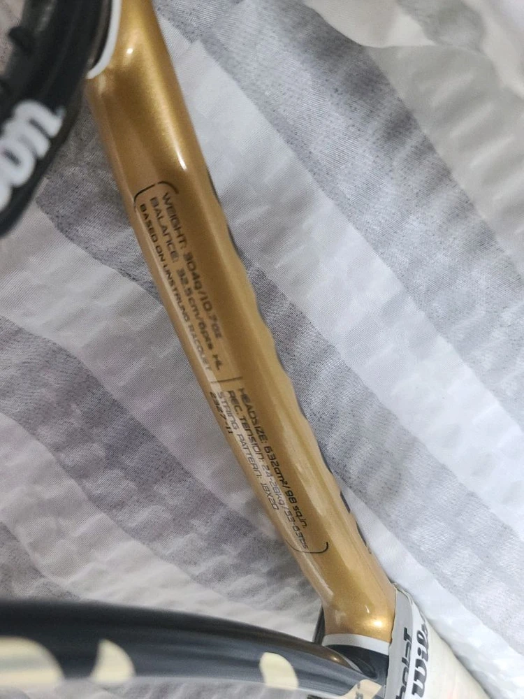 윌슨 블레이드 98 테니스 라켓 이미지