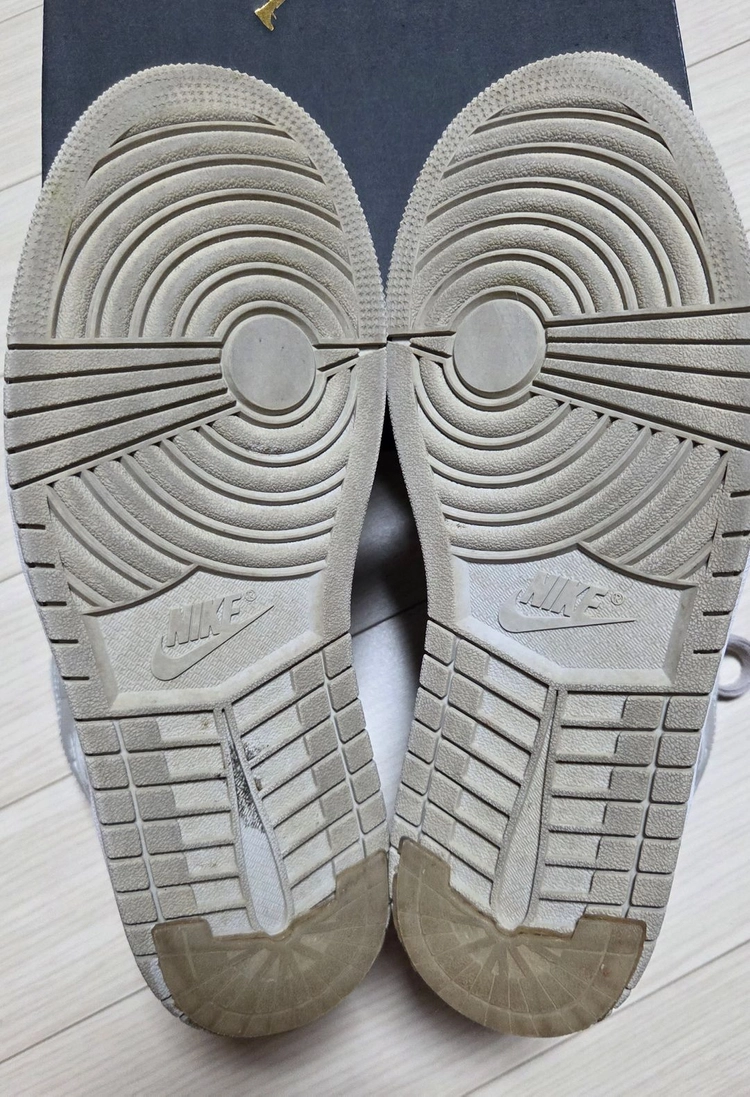 나이키 조던1 미드 260mm 이미지