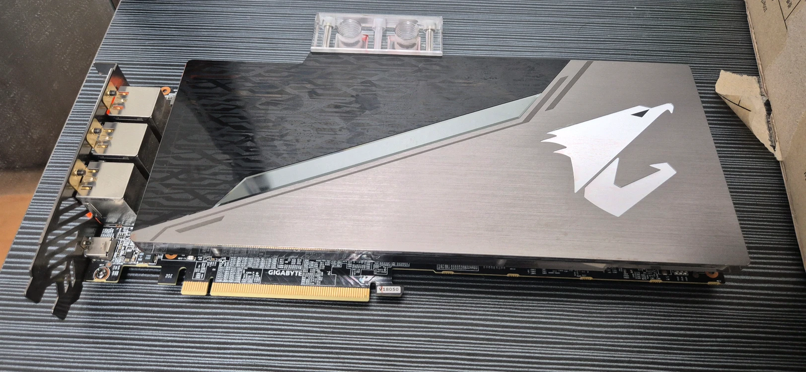 기가바이트 RTX 2080 Ti 워터포스 11GB 이미지