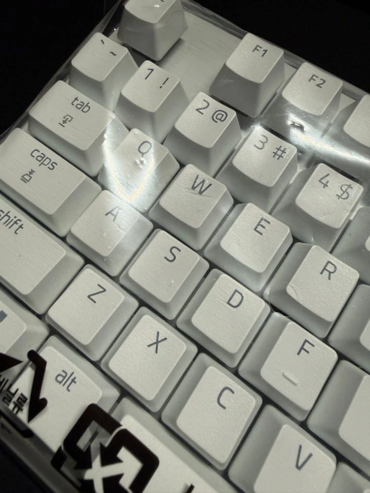 레이저 헌츠맨 V3 Pro TKL 화이트 이미지