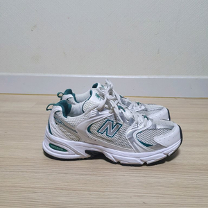 뉴발란스 530 화이트 그린 운동화 245 이미지
