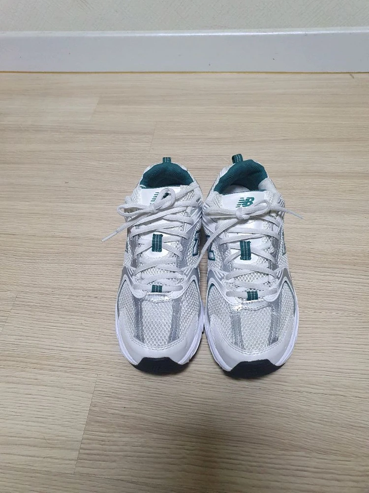 뉴발란스 530 화이트 그린 운동화 245 이미지