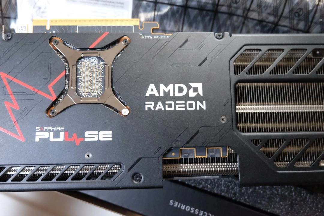 사파이어 라데온 RX 9070XT 펄스 이미지