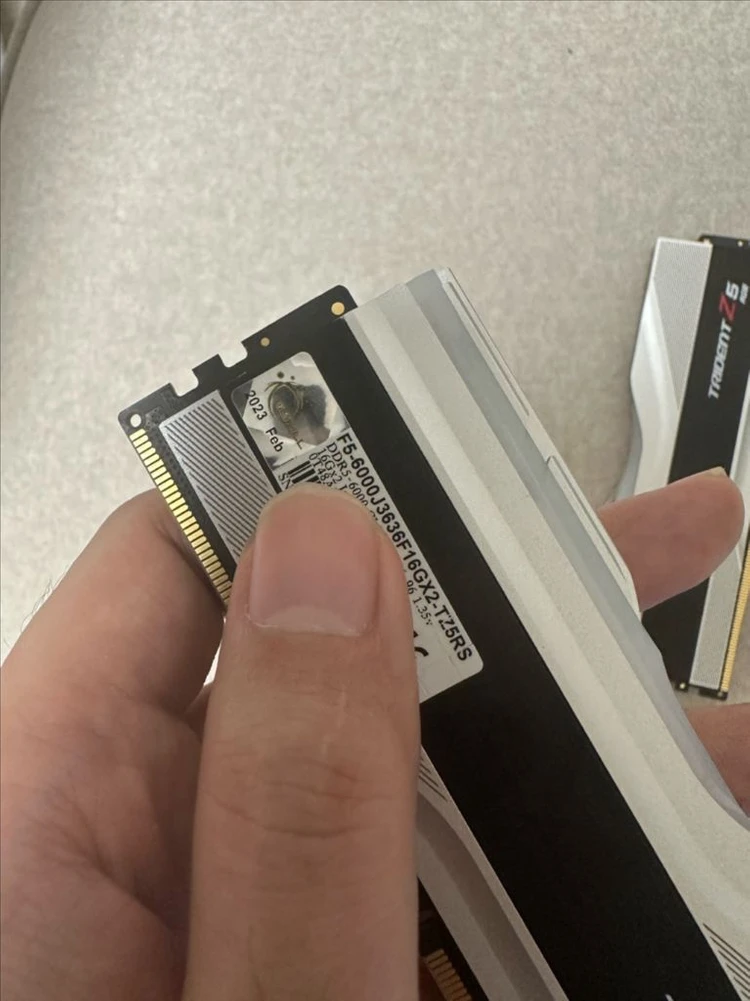 G.Skill Trident Z5 RGB 실버 DDR5 6000 CL36 32GB (16GBx2) 이미지