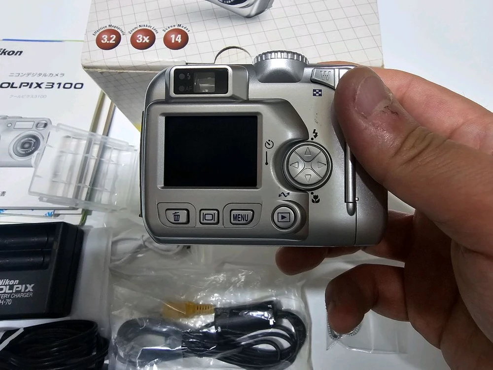 [박스0]니콘 쿨픽스 3100 (올드디카) Nikon COOLPIX 3100 사쿠라 디카 이미지