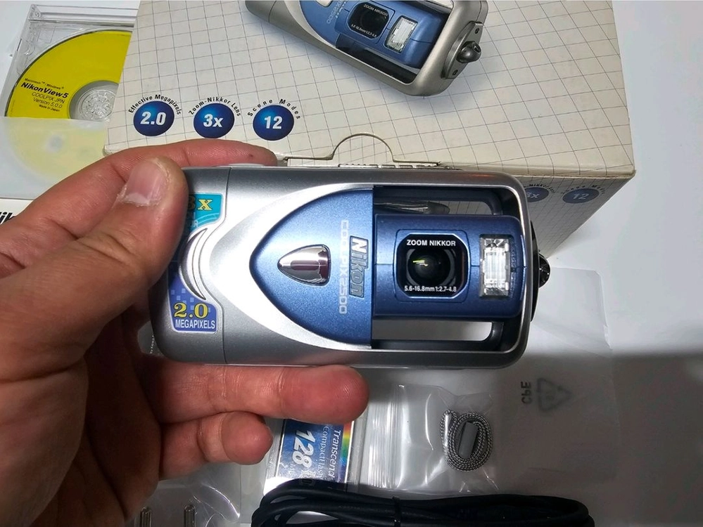 [박스0]니콘 쿨픽스 2500 (올드디카)황조지 카메라 Nikon COOLPIX 2500 나혼산 키 디카 이미지