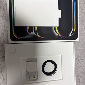 아이패드 프로 13 M4 256 GB 스블 팝니다 이미지
