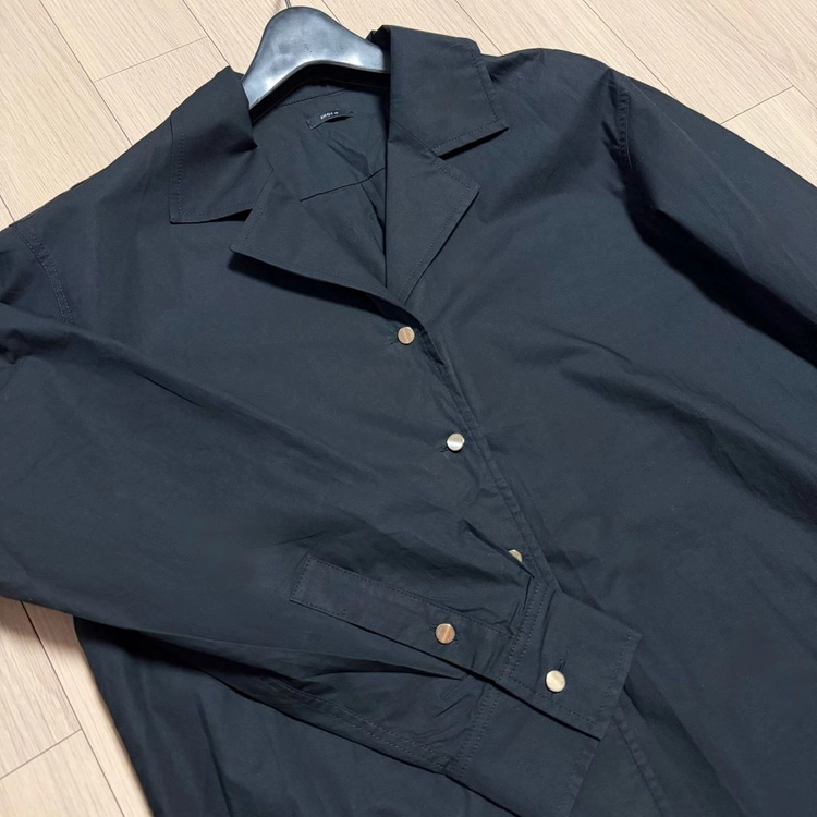샵엠SHOPM 토리오 셔츠 블랙 바스락코튼브이넥기본검정하객룩출근룩오피스룩 이미지