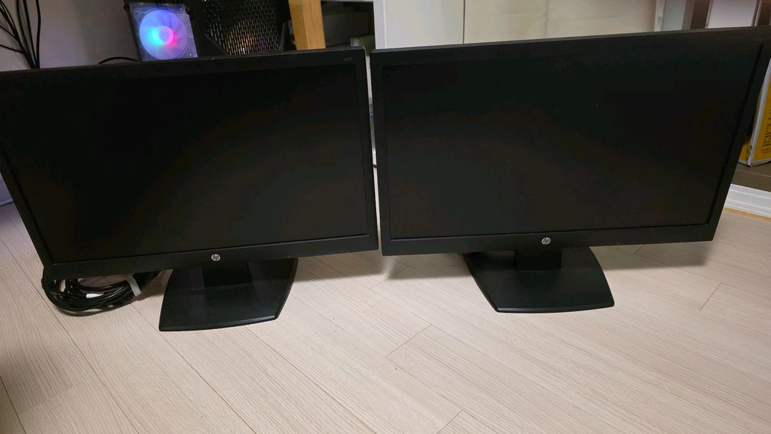 HP21.5인치 모니터2개 + 벽걸이 브라켓 세트2개 이미지